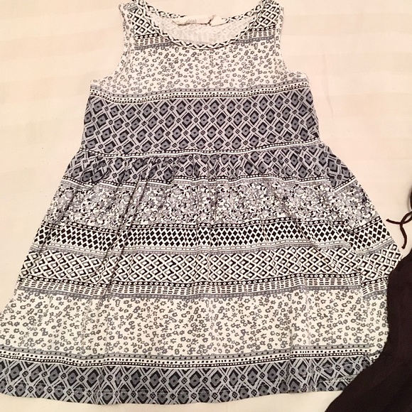 🌺2 FOR $30🌺 H&M kids dresses! - Picture 3 of 7